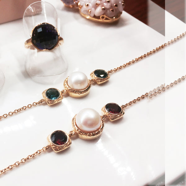 Vintage Imperial signature pearl bracelet
