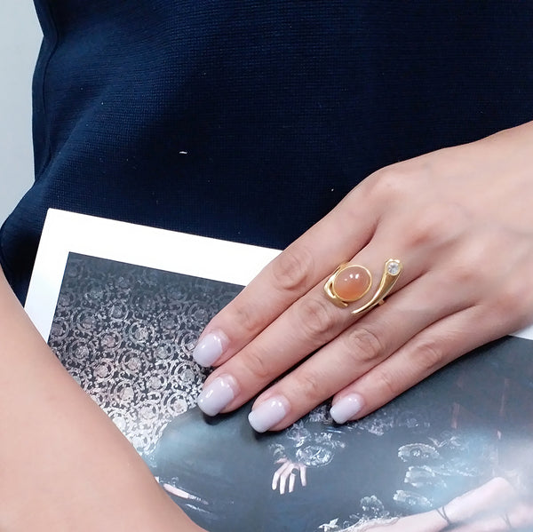 Le Emmalyn Moonstone in peach ring in 18K gold