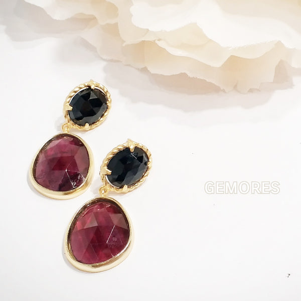 Astrid gold earrings in burgundy garnet with black spinel